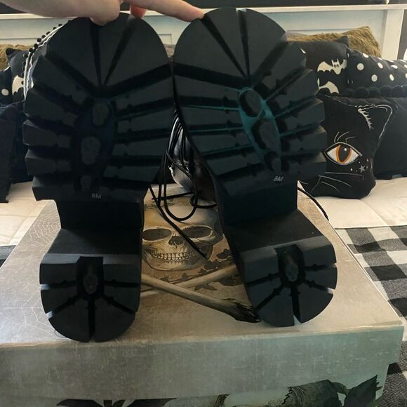 ❤️SALE ❤️Dolls Kill Goth Platforms Deep Black Silver Buckles  Accents Size 8 - Picture 9 of 13